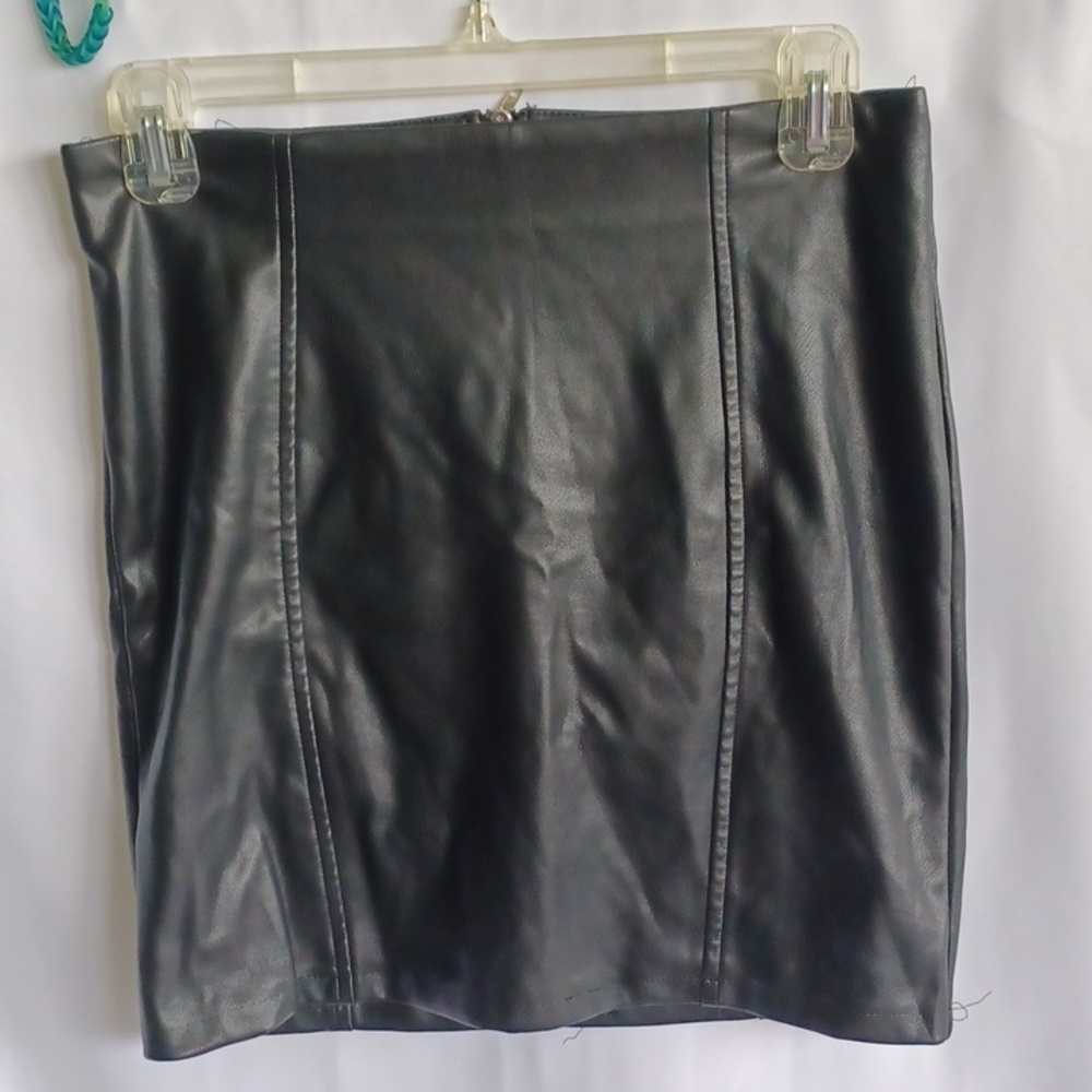HAUTE MONDE‎ BLACK FAUX LEATHER MINI SKIRT SIZE SMALL PENCIL